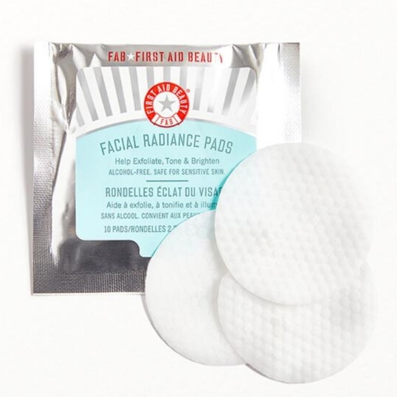 First Aid Beauty Skincare First Aid Beauty Facial Radiance Pads To Help Exfoliate Tone